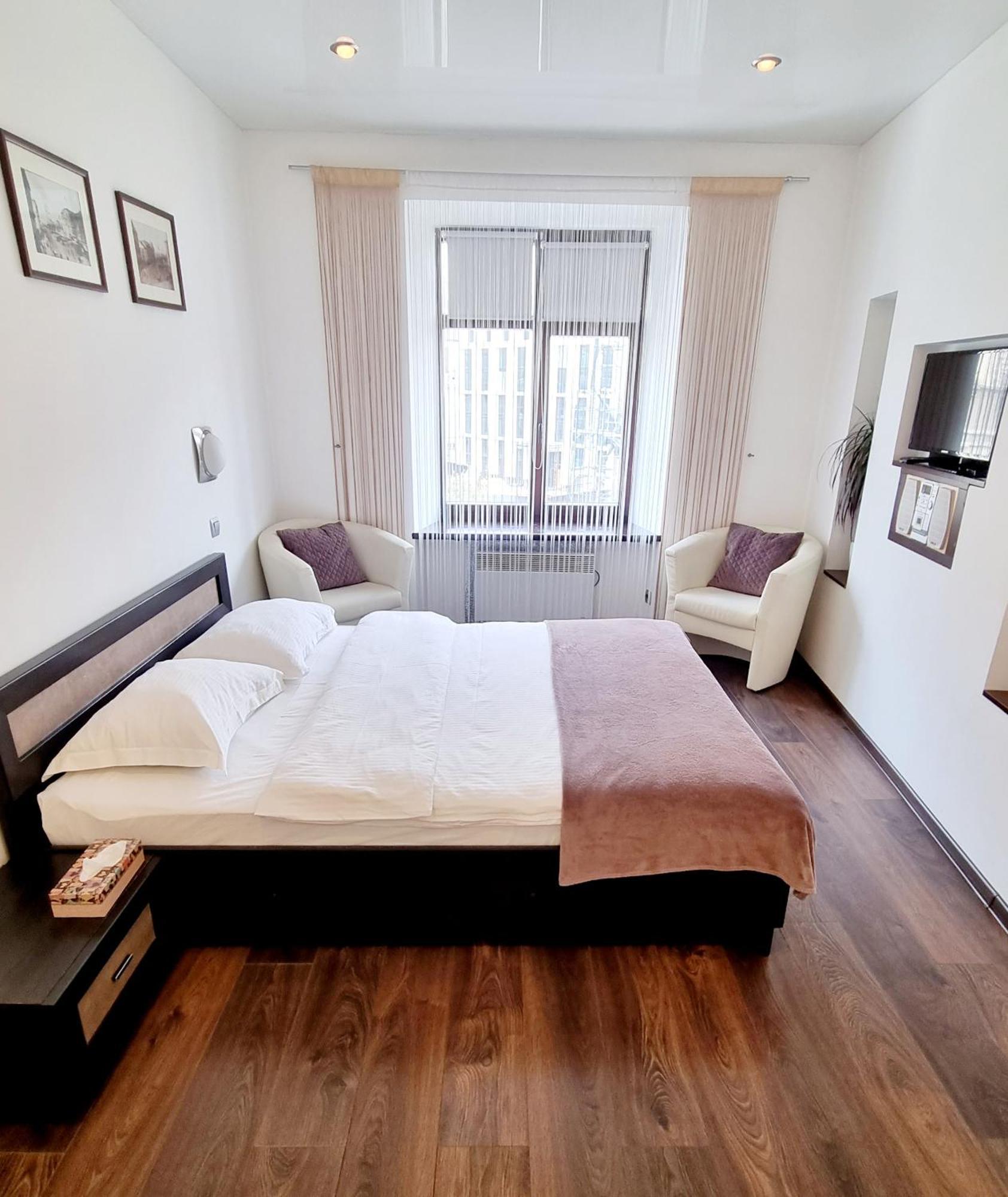 Apartment Mitskevycha Square 5 Lviv Luaran gambar